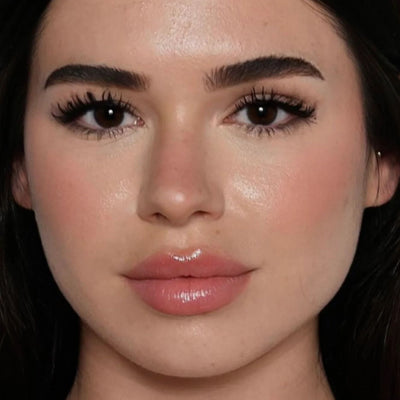 Dry lips? Discover the moisturizing power of nature.